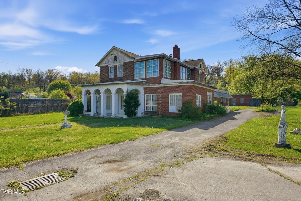 Photo #33: 3209 Memorial Boulevard