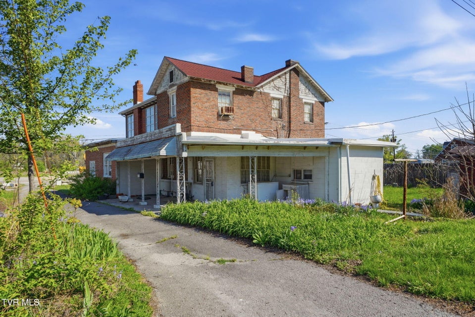 Photo #32: 3209 Memorial Boulevard