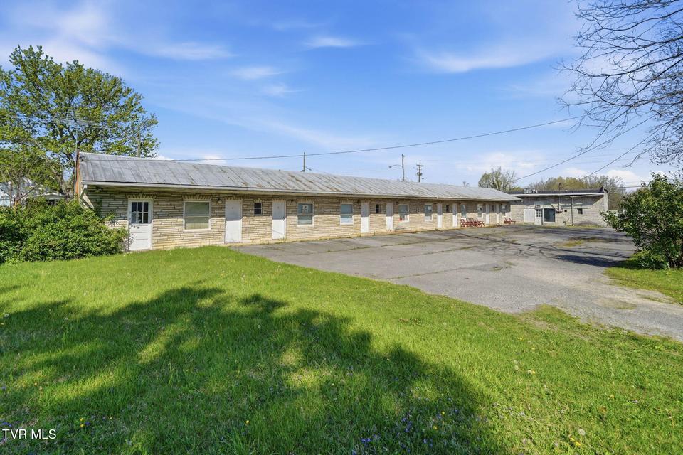 Photo #2: 3209 Memorial Boulevard