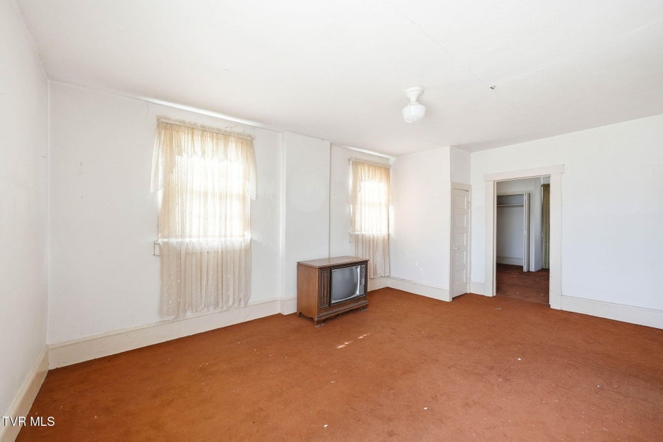 Photo #12: 3209 Memorial Boulevard