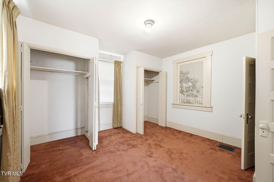 Photo #13: 3209 Memorial Boulevard