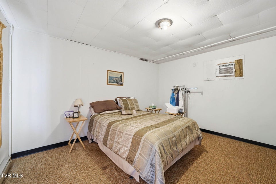 Photo #16: 3209 Memorial Boulevard