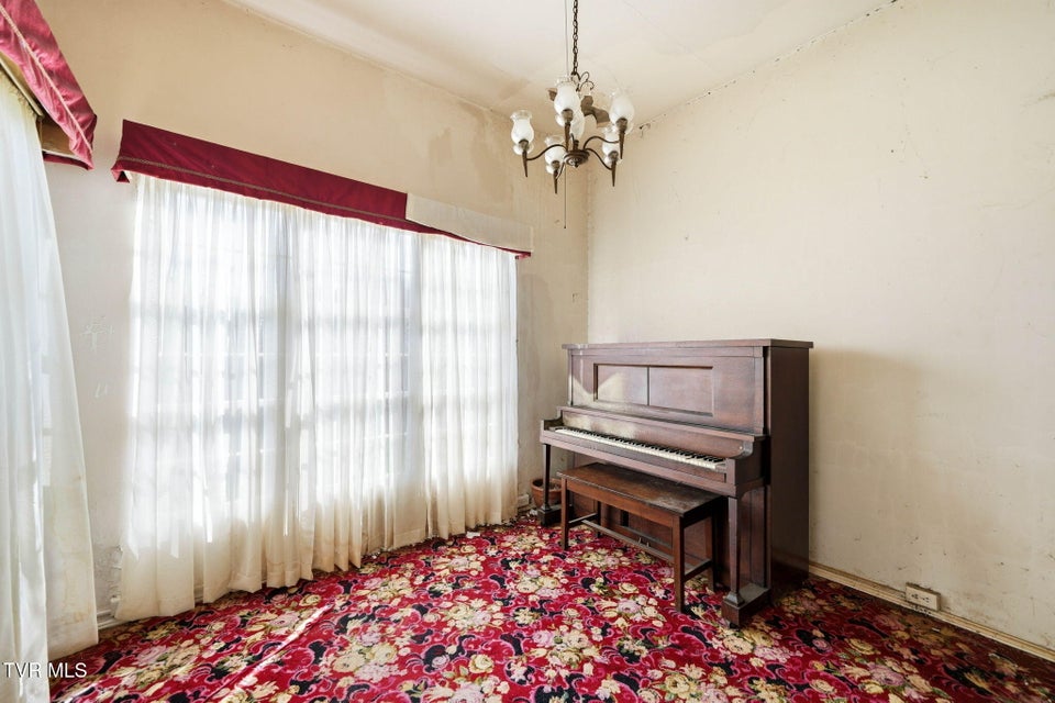 Photo #31: 3209 Memorial Boulevard