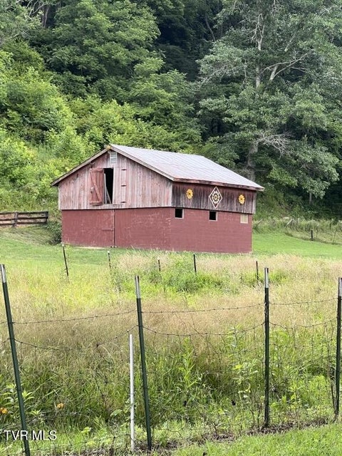 Photo #7: 451 Heaton Creek Road