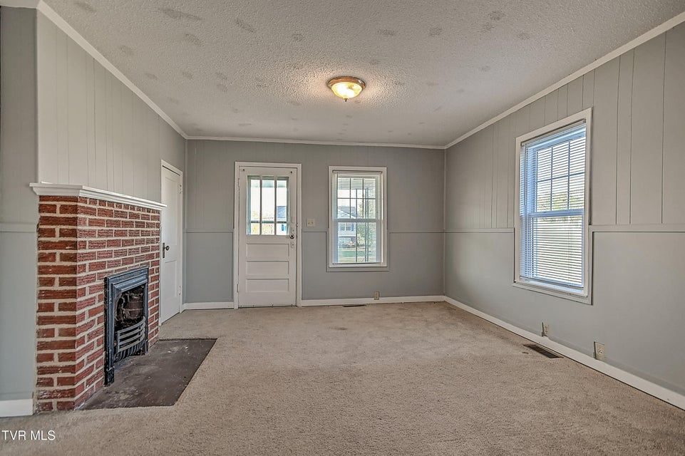 Photo #11: 1408 College Street