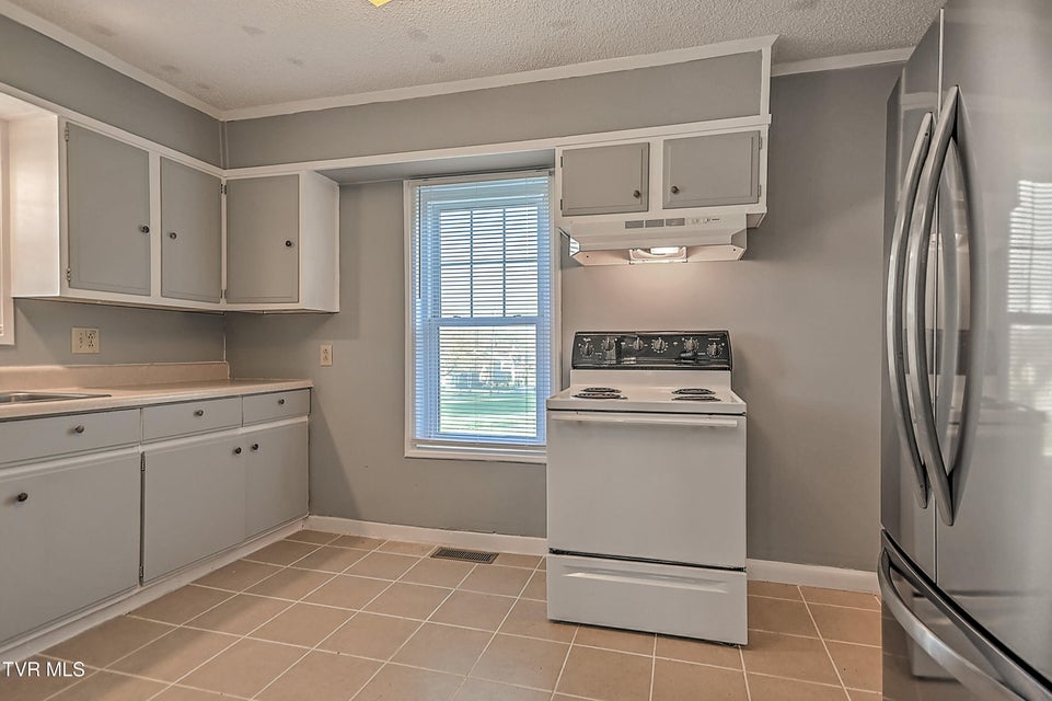 Photo #23: 1408 College Street