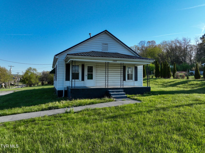 Photo #50: 1408 College Street