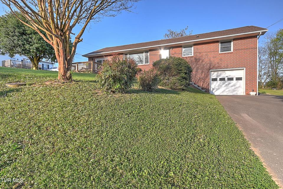 Photo #3: 133 Fairfax Road