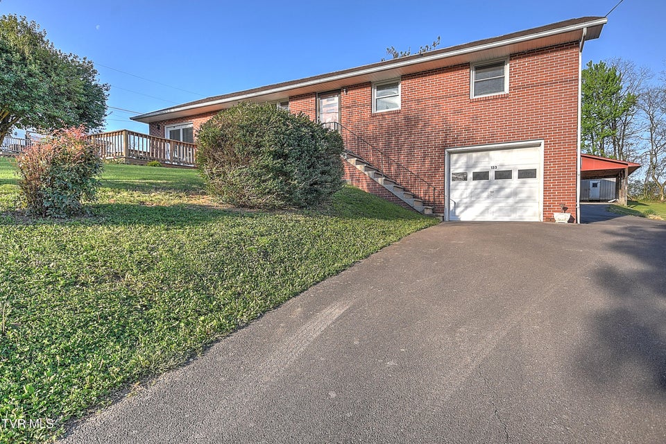 Photo #36: 133 Fairfax Road