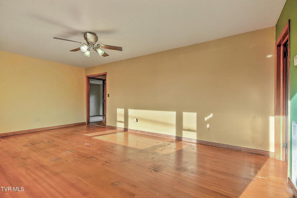 Photo #5: 133 Fairfax Road