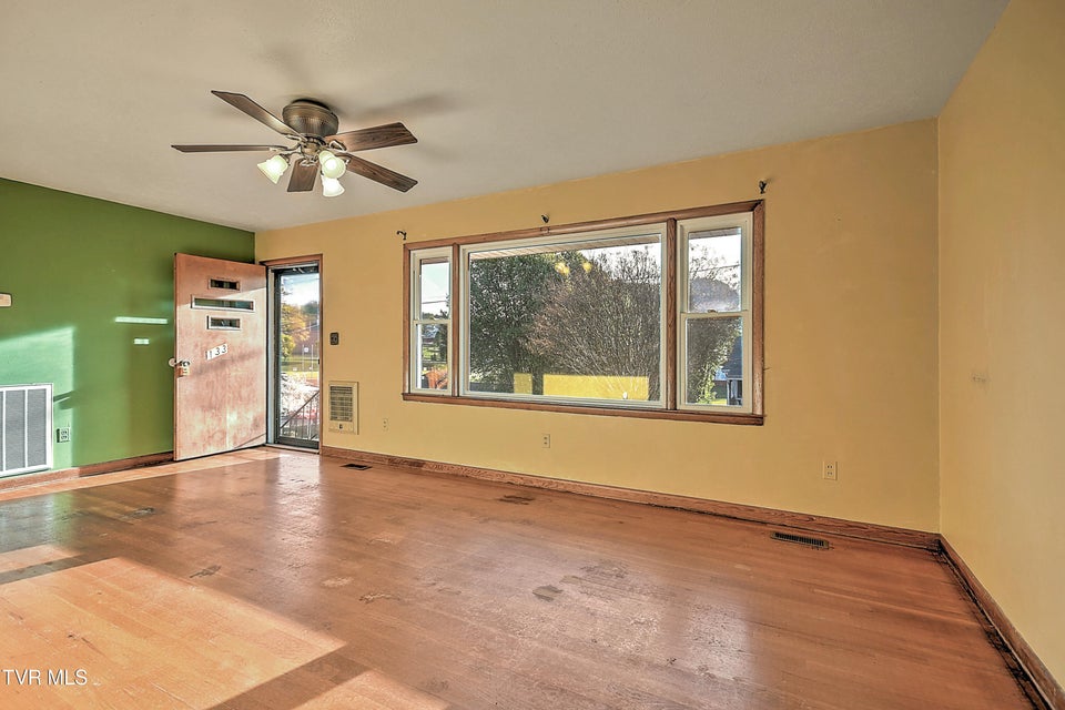 Photo #8: 133 Fairfax Road