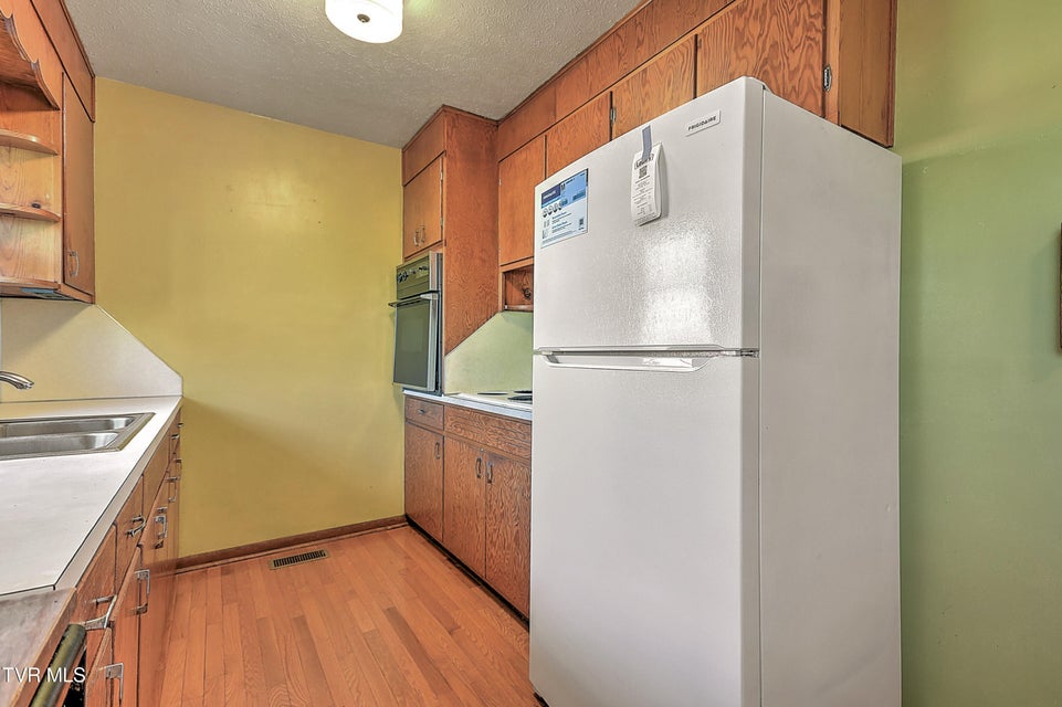 Photo #14: 133 Fairfax Road