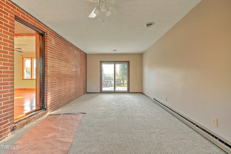 Photo #16: 133 Fairfax Road