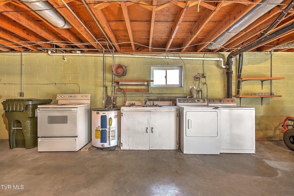 Photo #29: 133 Fairfax Road