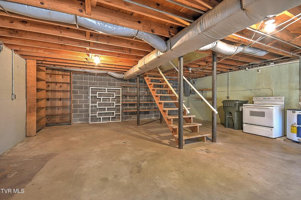 Photo #30: 133 Fairfax Road