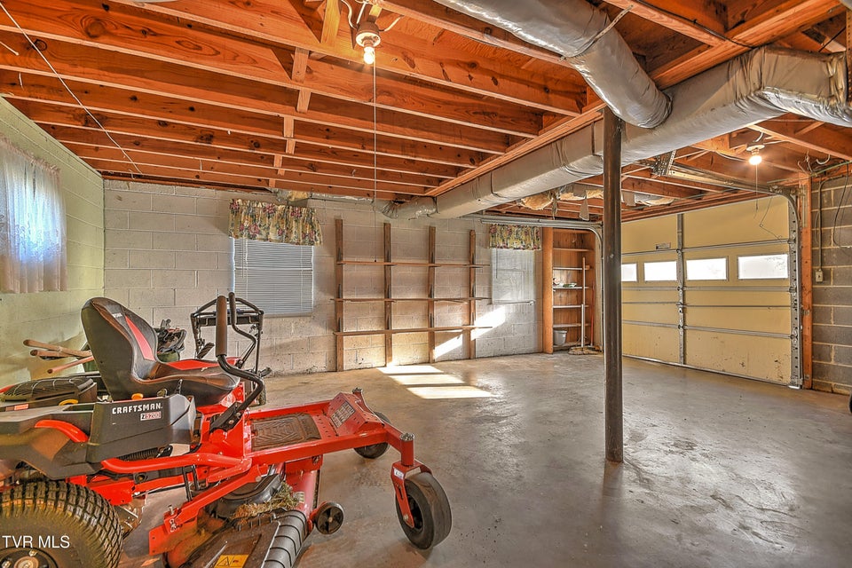 Photo #32: 133 Fairfax Road