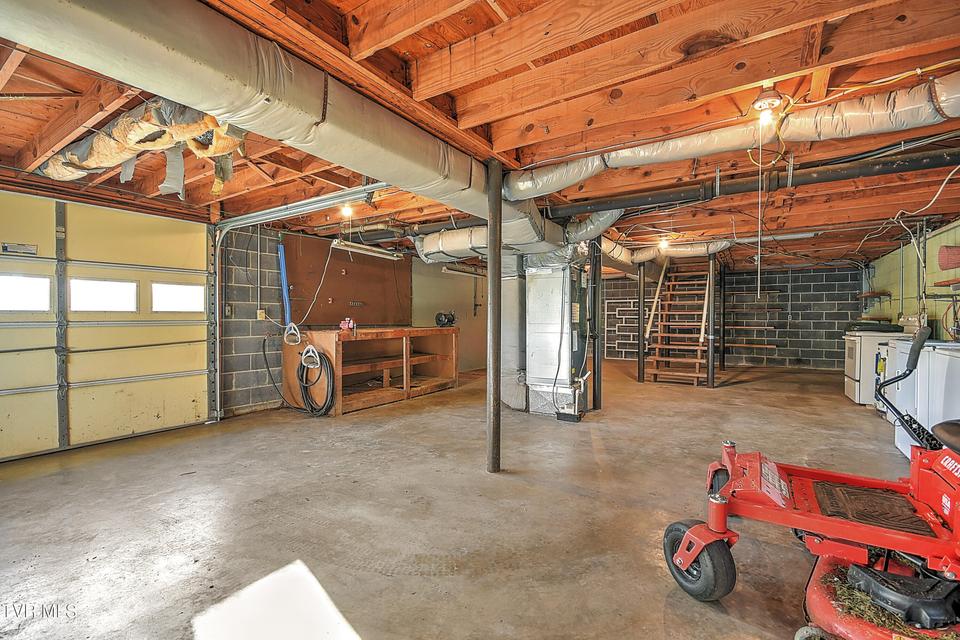 Photo #33: 133 Fairfax Road