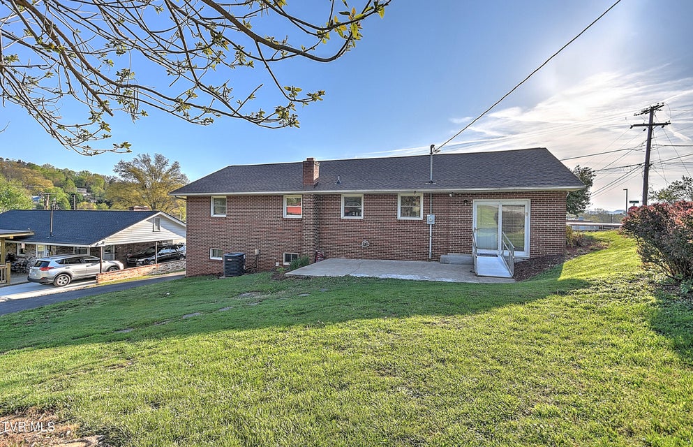 Photo #34: 133 Fairfax Road