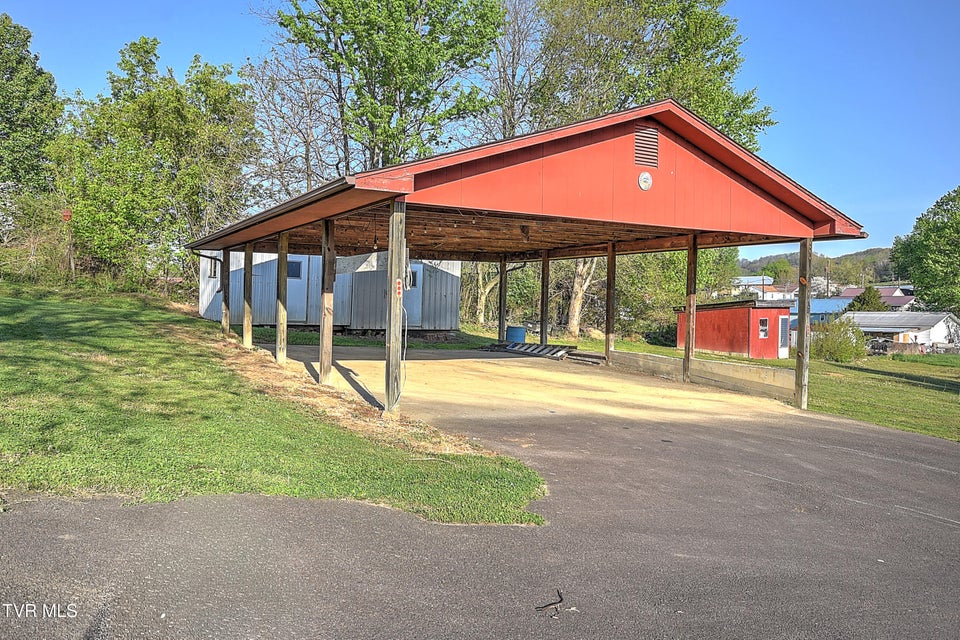 Photo #38: 133 Fairfax Road