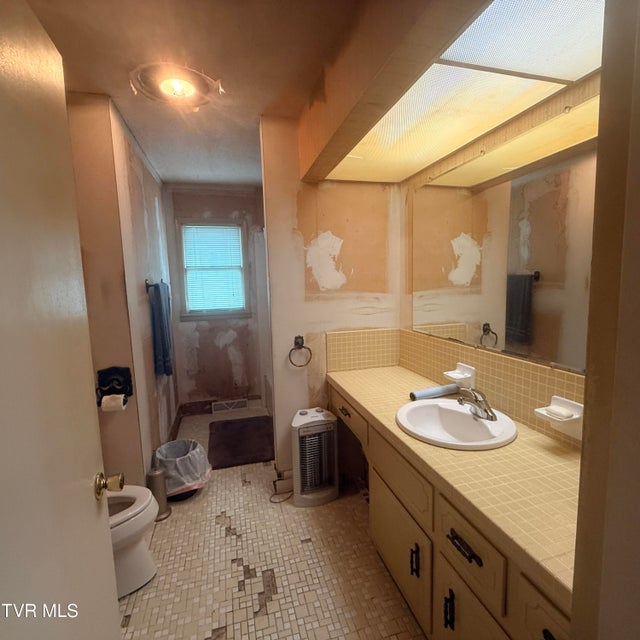 Photo #10: 136 Longview Rd Road