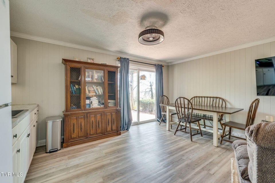 Photo #31: 2001 Welch Road