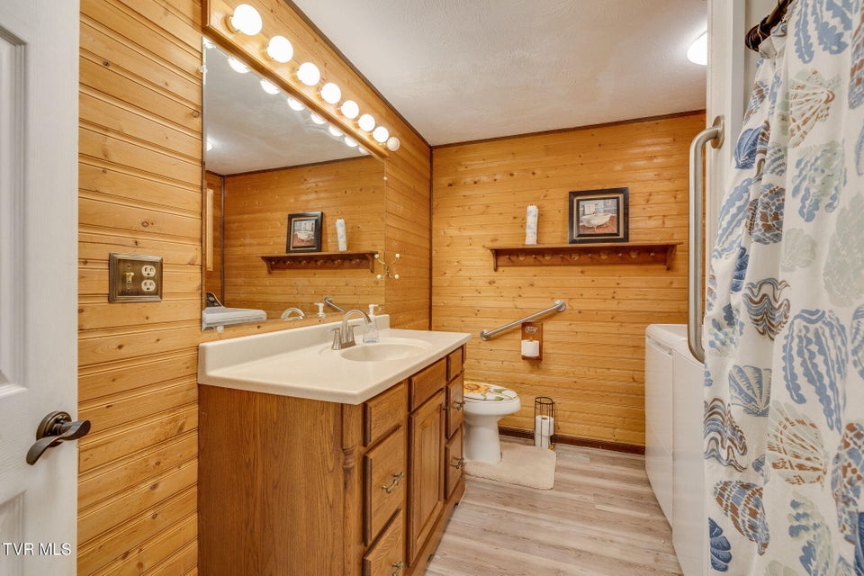 Photo #32: 2001 Welch Road