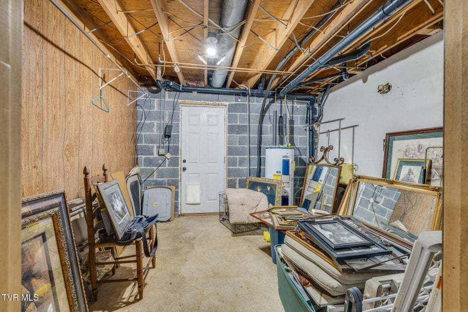 Photo #34: 2001 Welch Road