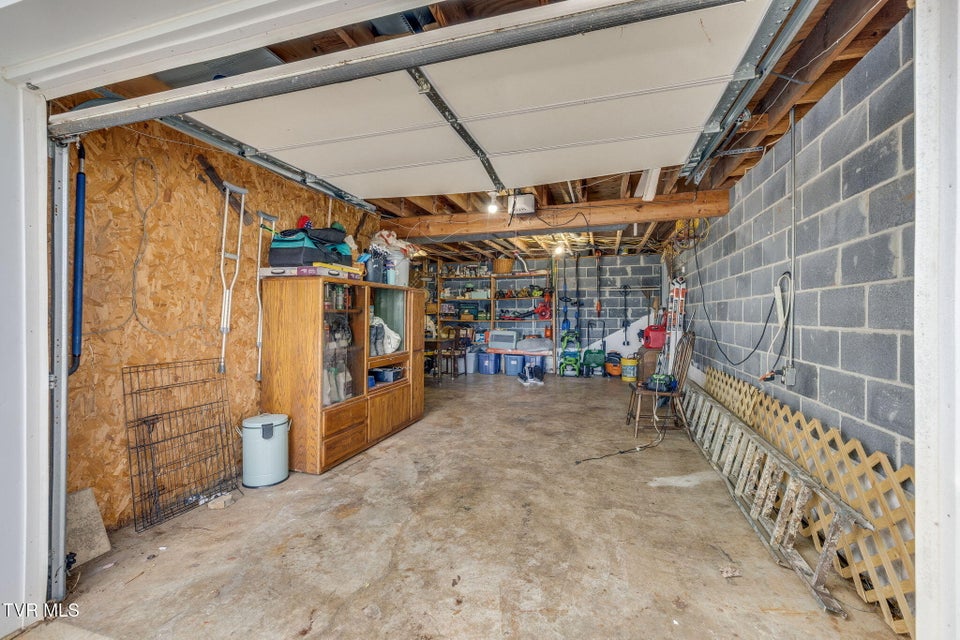 Photo #36: 2001 Welch Road