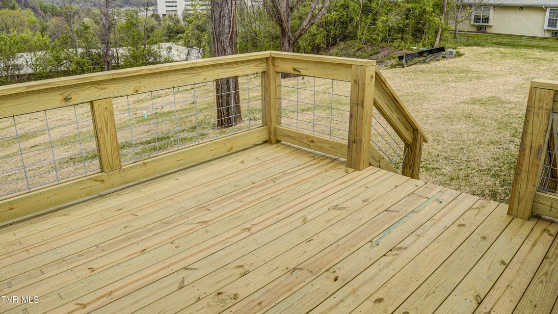 Photo #42: 850 Meadow View Road