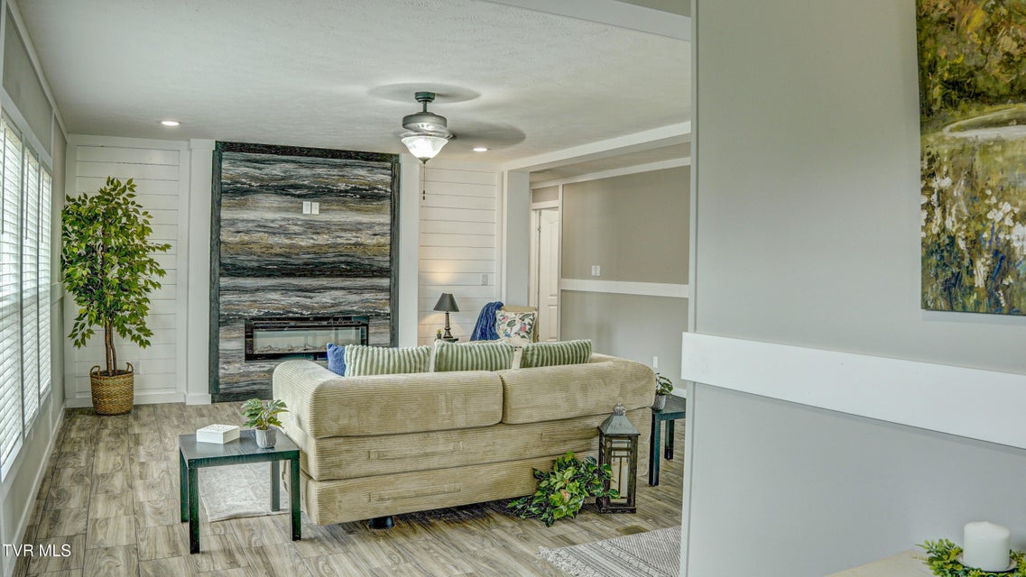 Photo #4: 850 Meadow View Road