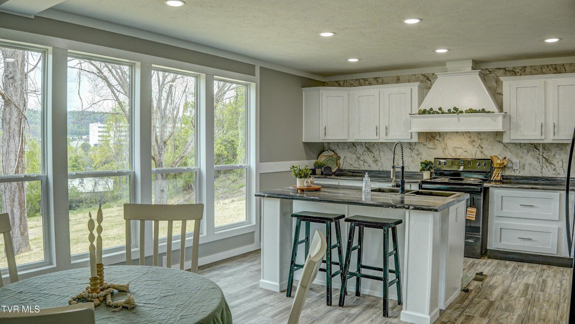 Photo #10: 850 Meadow View Road