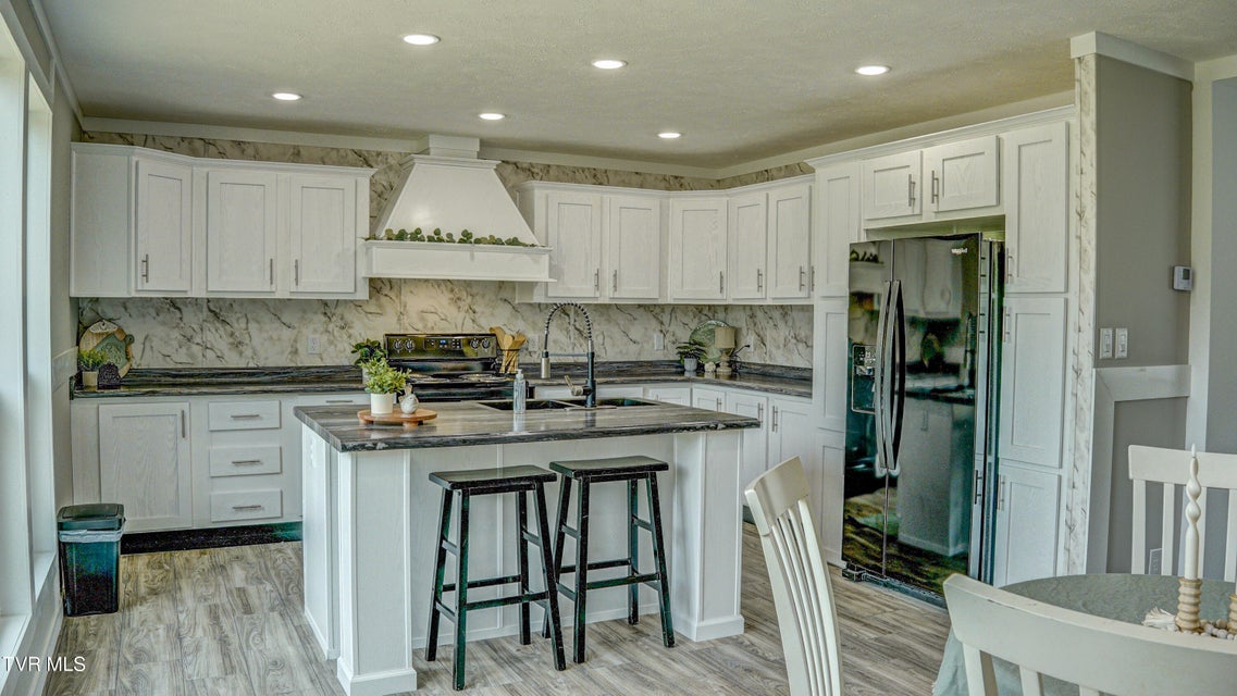 Photo #11: 850 Meadow View Road