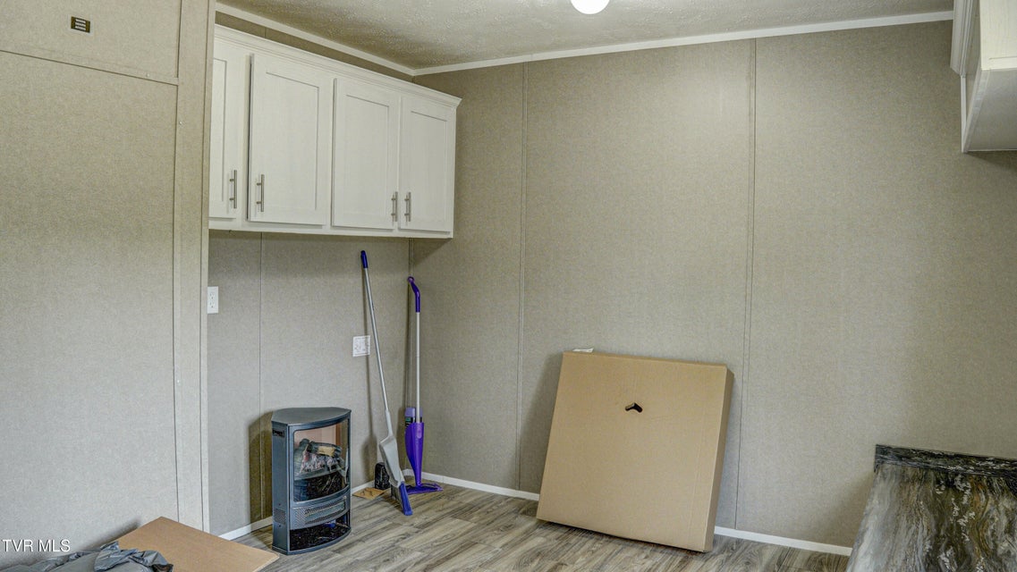 Photo #17: 850 Meadow View Road