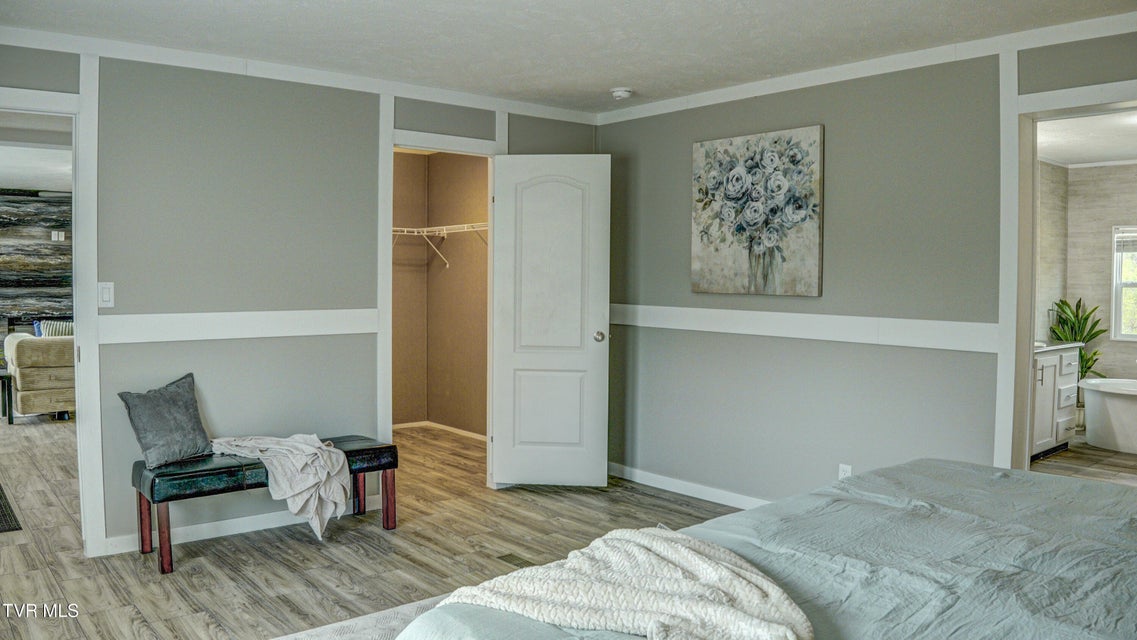 Photo #22: 850 Meadow View Road