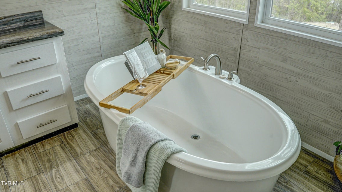 Photo #27: 850 Meadow View Road