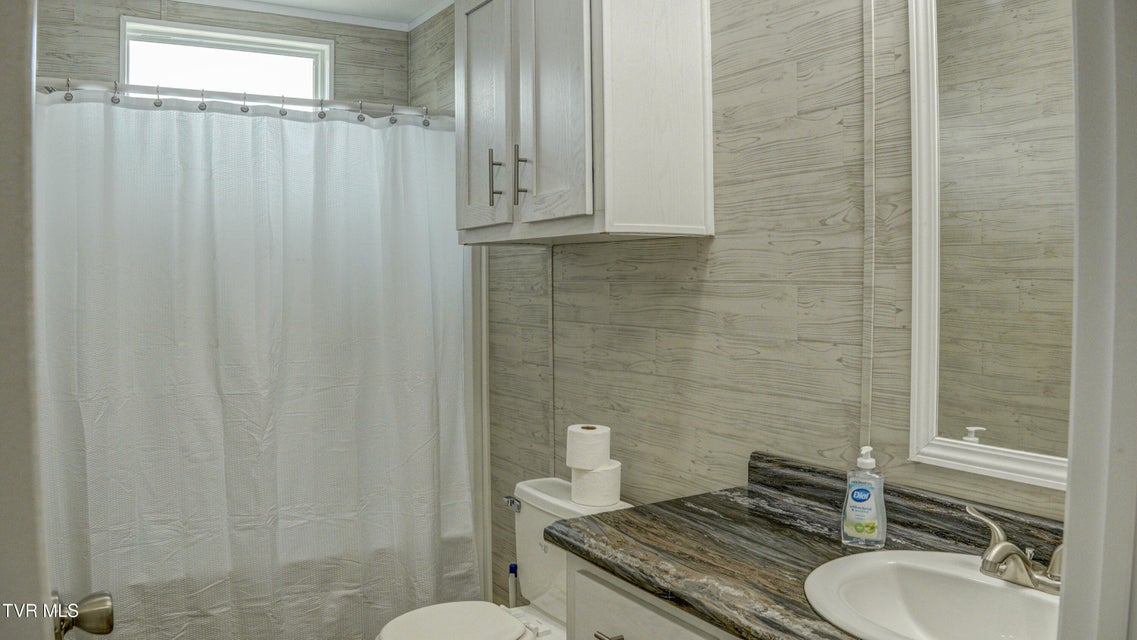 Photo #28: 850 Meadow View Road