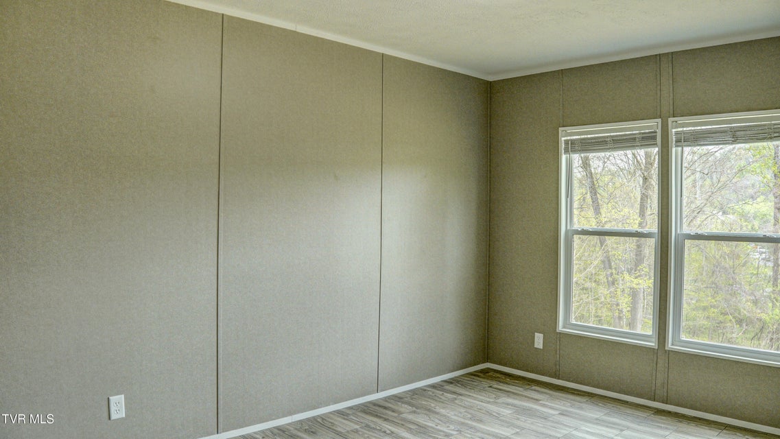 Photo #29: 850 Meadow View Road