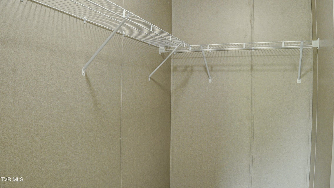 Photo #33: 850 Meadow View Road