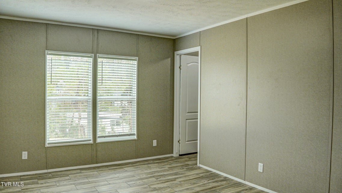 Photo #34: 850 Meadow View Road