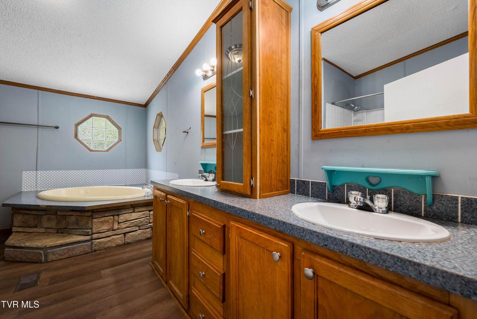 Photo #57: 107 Hollow Hill Lane