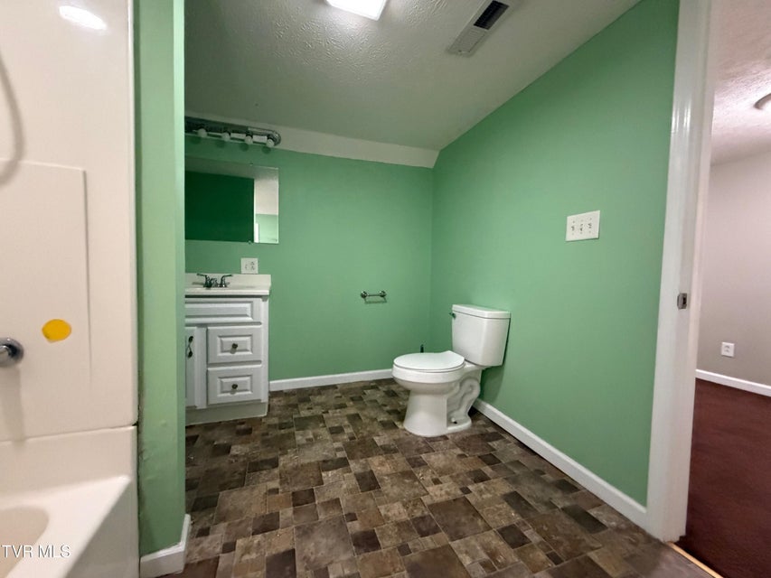 Photo #31: 142 Wanola Avenue