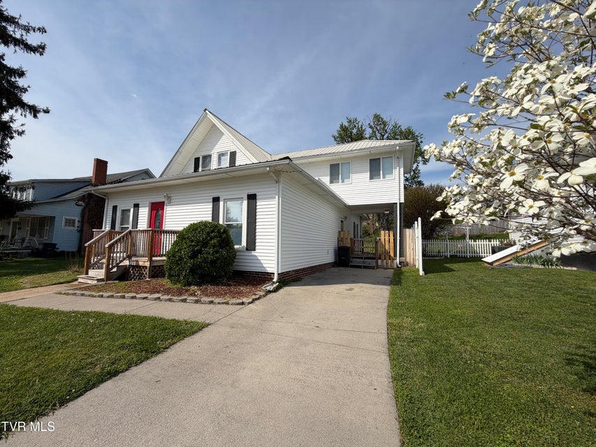 Photo #2: 142 Wanola Avenue