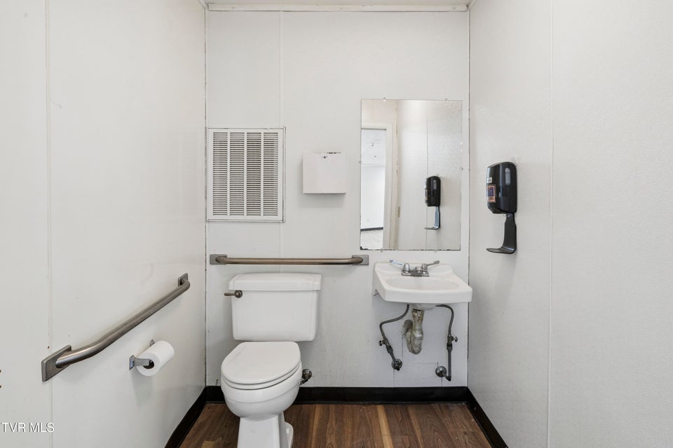 Photo #61: 551 Mocking Bird Court