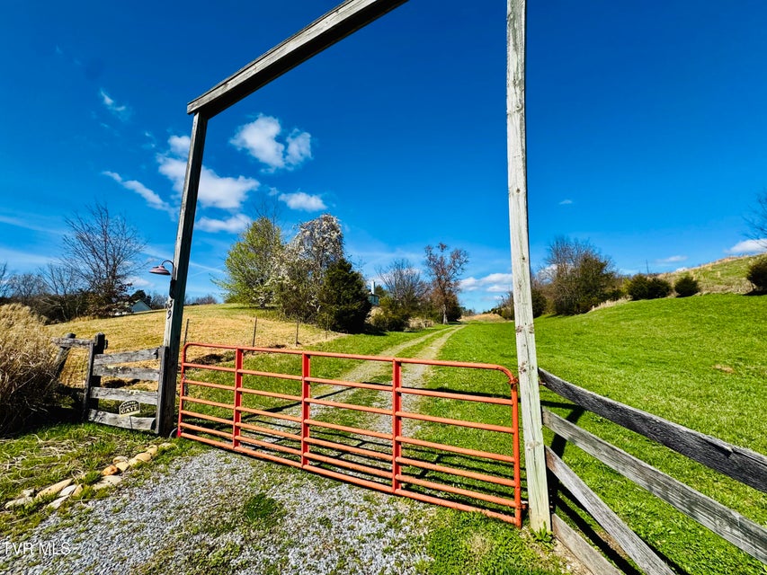 Photo #3: 639 Saylor Hill Road