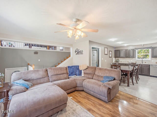 Photo #2: 1124 Oakdale Road