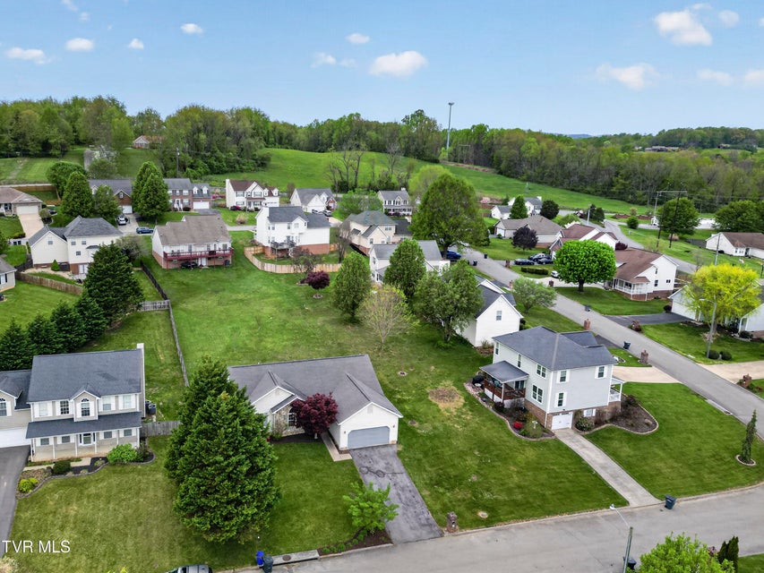 Photo #38: 319 Leslie Court