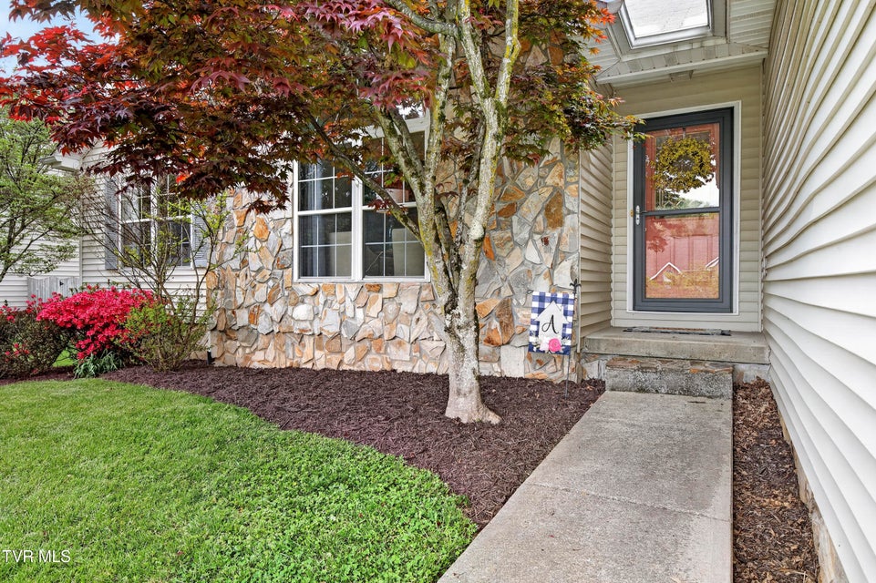 Photo #5: 319 Leslie Court