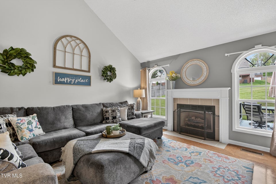 Photo #11: 319 Leslie Court