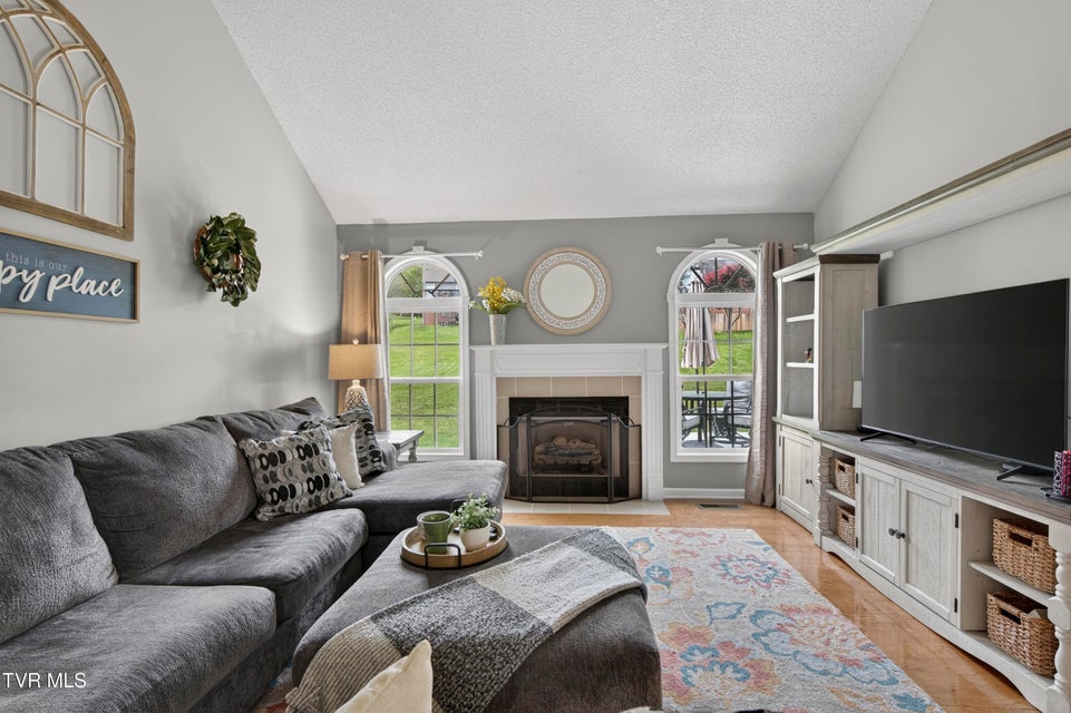 Photo #10: 319 Leslie Court