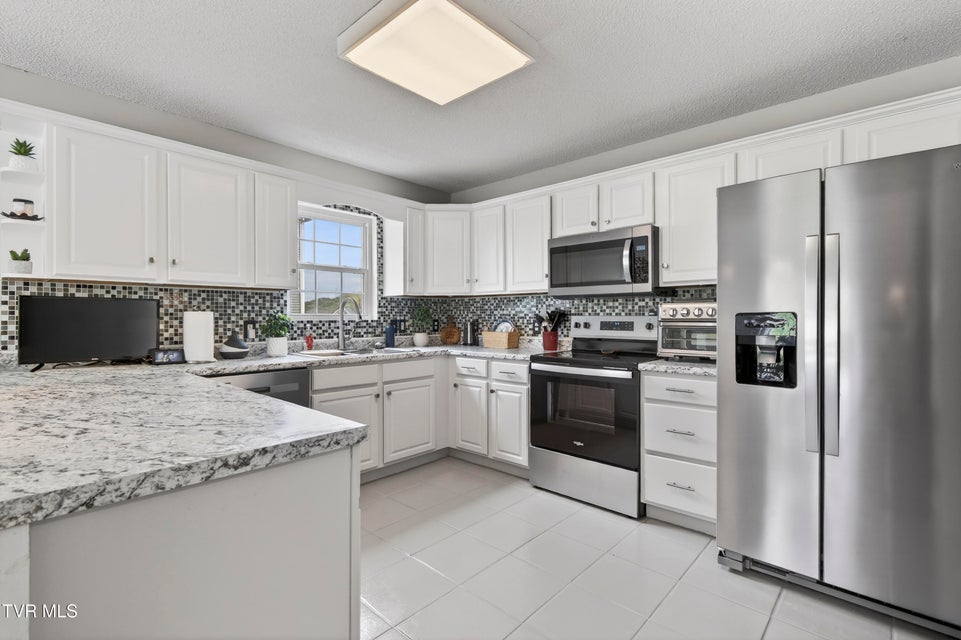 Photo #13: 319 Leslie Court